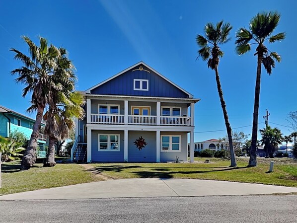 Welcome to Island Charm