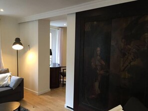 Superior, Central, Tasty- Bellechasse Apartment - 5