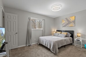 master bedroom with queen size bed