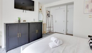 Bedroom at Luxiety Stays Serviced Accommodation in Southend-On-Sea