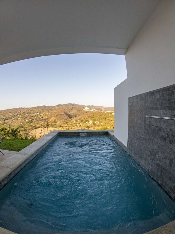 3BR Mountain View Villa- Hot Tub