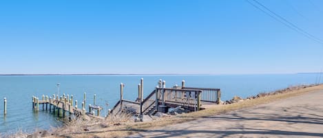 Colonial Beach Vacation Rental | 3BR | 2BA | 5 Steps to Enter | 1,450 Sq Ft