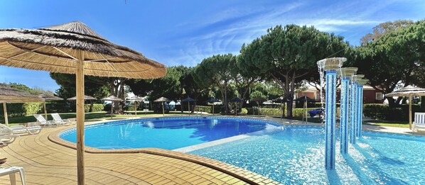 Swimming pool