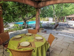 Outdoor dining