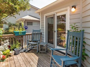 Relax out on the Deck an enjoy the sunshine!