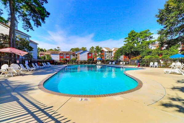 Take a dip in the Oyster Pointe Community Pool!