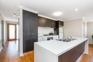 Kitchen (1)