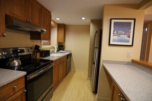 Fully Equipped Kitchen at Pollard Brook Resort