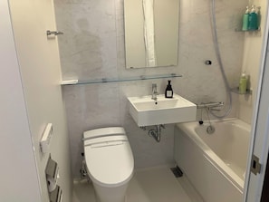 ・[Single] A clean private room with a unit bath! Enjoy a comfortable stay on Ishigaki Island