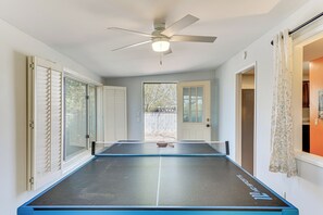 Family Room | Ping-Pong Table