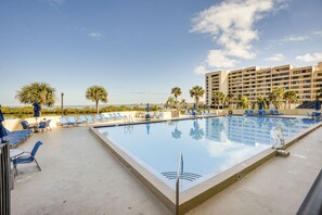 Gulf Island Beach & Tennis Club Community | Pool Access