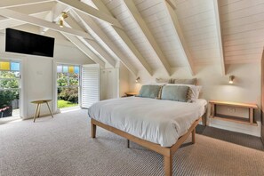 Queen Bed and Smart TV
