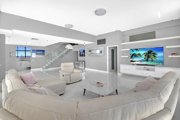 Living Area 2