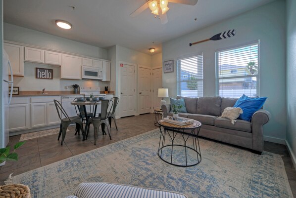 Charming decor that makes you feel at home with a stylish sleeper sofa.