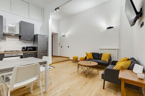 Segneri; living room; Monteverde