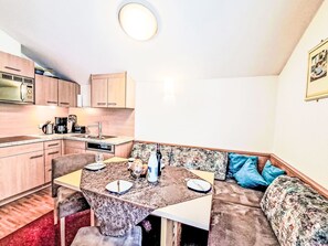 Domicile, Meubles, Chalet, Salon, Hôtel, Recours, Chaise, L'Hiver, Gelé