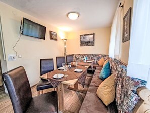 Möbel, Holz, Zuhause, Decke, Holzbeize, Hartholz, Küche & Esszimmer Tisch, Stuhl, Wohnzimmer, Couch