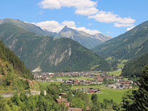 Mountain, Mountainous Landforms, Hill, Mountain Range, Natural Landscape, Highland, Landscape, Valley, Hill Station, Ecoregion