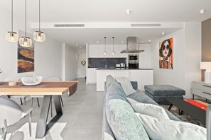 Stayhost (3)
