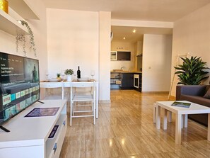 Stayhost (2)