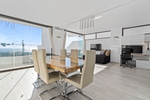 Stayhost (2)