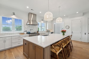 Kitchen Island w/ 4 Stools