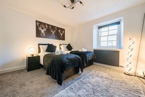 Master bedroom split in to 2 single beds