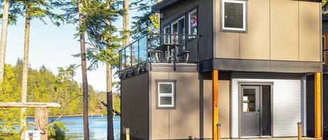 Cabin #4-SUPsurfer