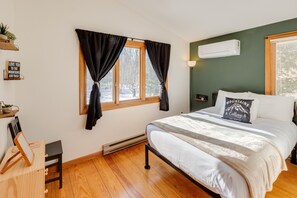 Indoors, Hardwood, Floor, Flooring, Lamp