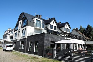 Außenseite Ferienhaus [Sommer]