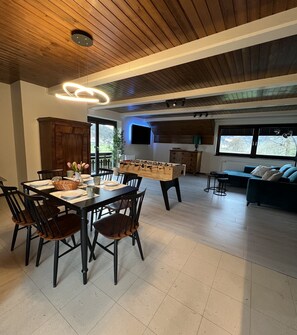 Spielezimmer