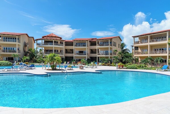 Oceanview Condo at Residences as Barrier Reef