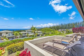 Take in Maui?s beauty from the comfort of your lanai?lush greens, blue waters, and pure island serenity     KGV-24P2