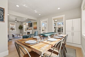 Living and Dining Area | Seating for 8!