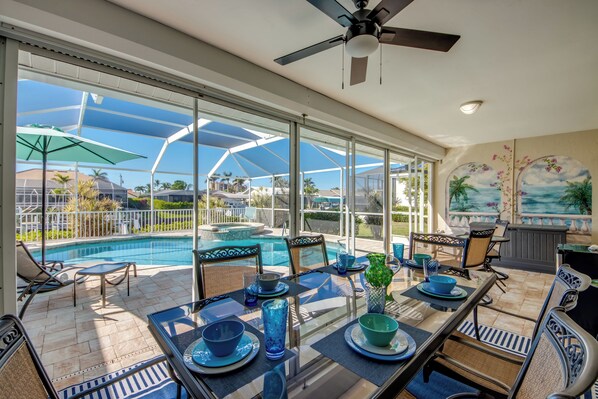 Outdoor dining