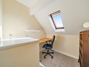 1 Dedicated Office/Study (1st floor)