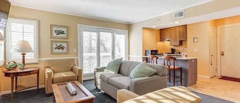 Norwich Vacation Rental | 1BA | Studio | 576 Sq Ft | Stairs Required to Enter