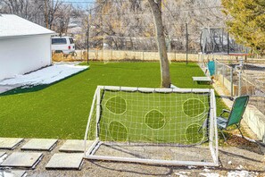 Shared Yard w/ Soccer Goals