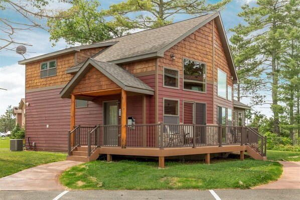 Cabin Exterior and Front Deck.