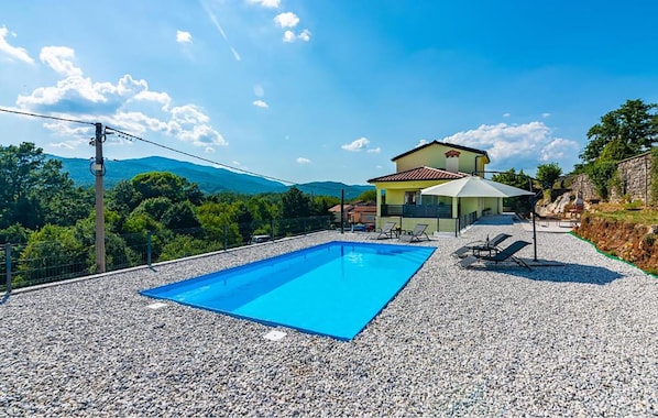 pool