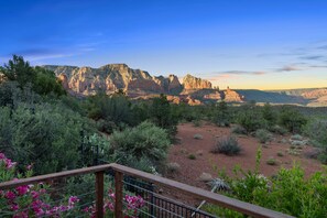 Views of the valley, forest, and famous rock formations such as; Wilson Mountain, Teapot, Ship Rock, The Fin, and more.
