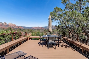 Step out onto the elevated deck, where you can take in the morning sun as it rises over the Mogollon Rim.