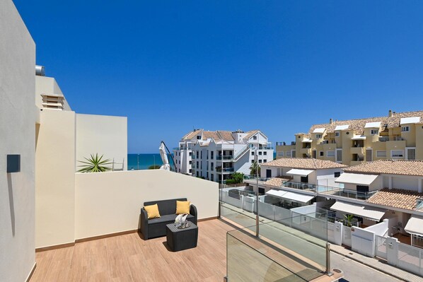 Balcony/ terrace