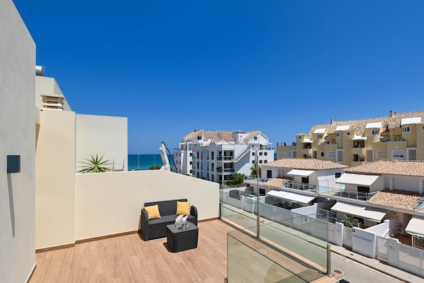 Balcony/ terrace