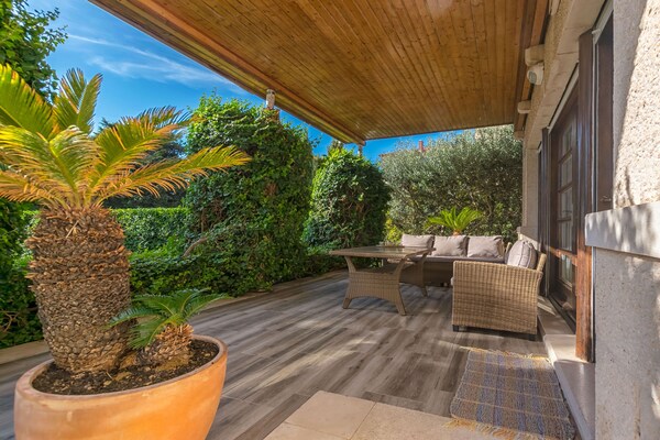 Villa Beach Location (V0382-k1) - Split - Split