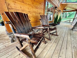 Enjoy the sunrise or sunset from the front porch rocking chairs and take in the fresh mountain air.