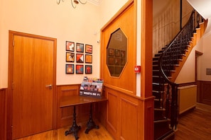 Entrance / Reception