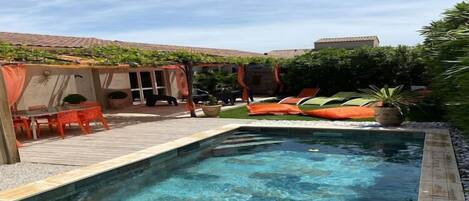 Schwimmbad des Ferienhauses