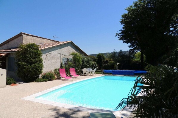 Schwimmbad des Ferienhauses