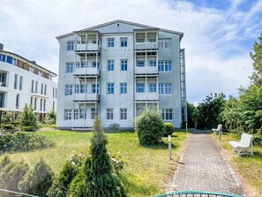 Building, Window, Residential Area, Home, Neighbourhood, Shrub, House, Apartment, Land Lot